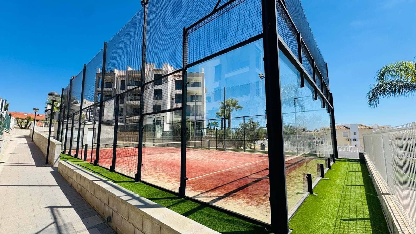 Apartamento de 2 habitaciones en Villamartin en venta con piscina garaje - 269.000 € (Ref: 9227178)