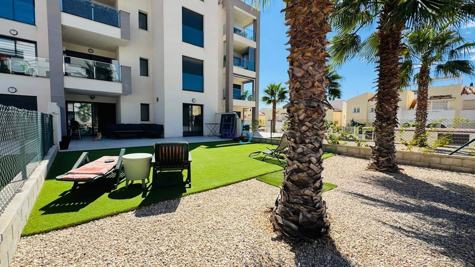 Apartamento de 2 habitaciones en Villamartin en venta con piscina garaje - 269.000 € (Ref: 9227178)