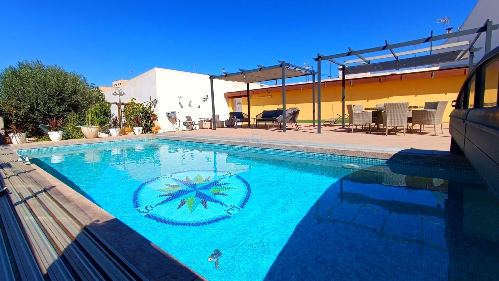 5 bedroom Villa for sale in San Fulgencio with pool garage - € 349,999 (Ref: 9228051)