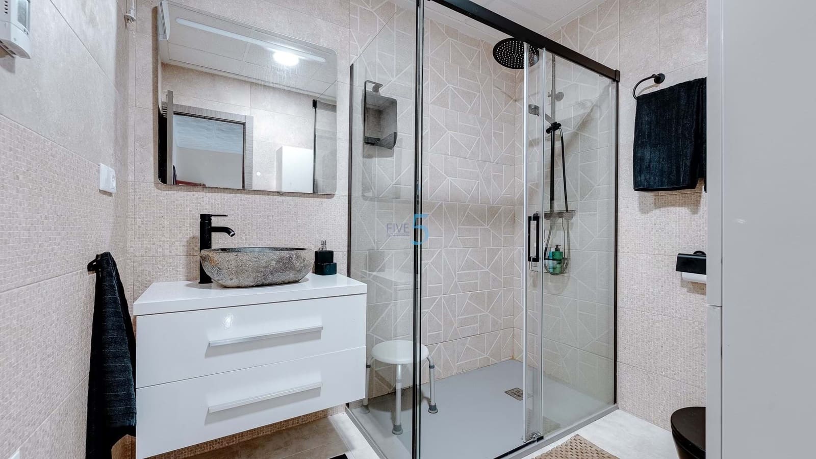 5 bedroom Villa for sale in San Fulgencio with pool garage - € 349,999 (Ref: 9228051)