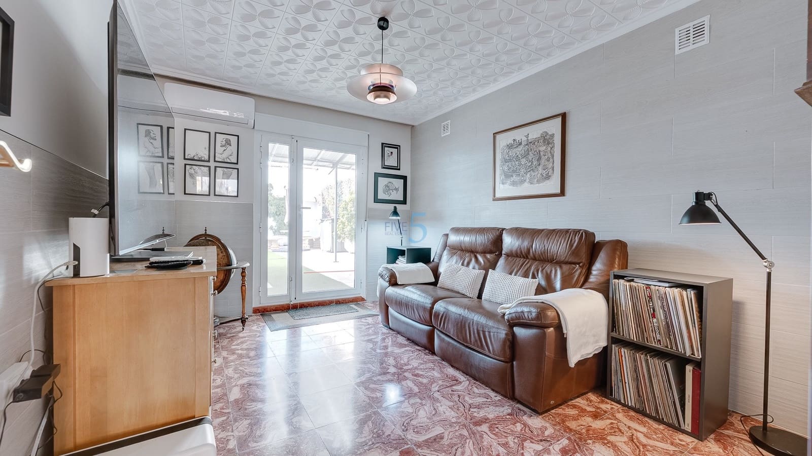 5 bedroom Villa for sale in San Fulgencio with pool garage - € 349,999 (Ref: 9228051)