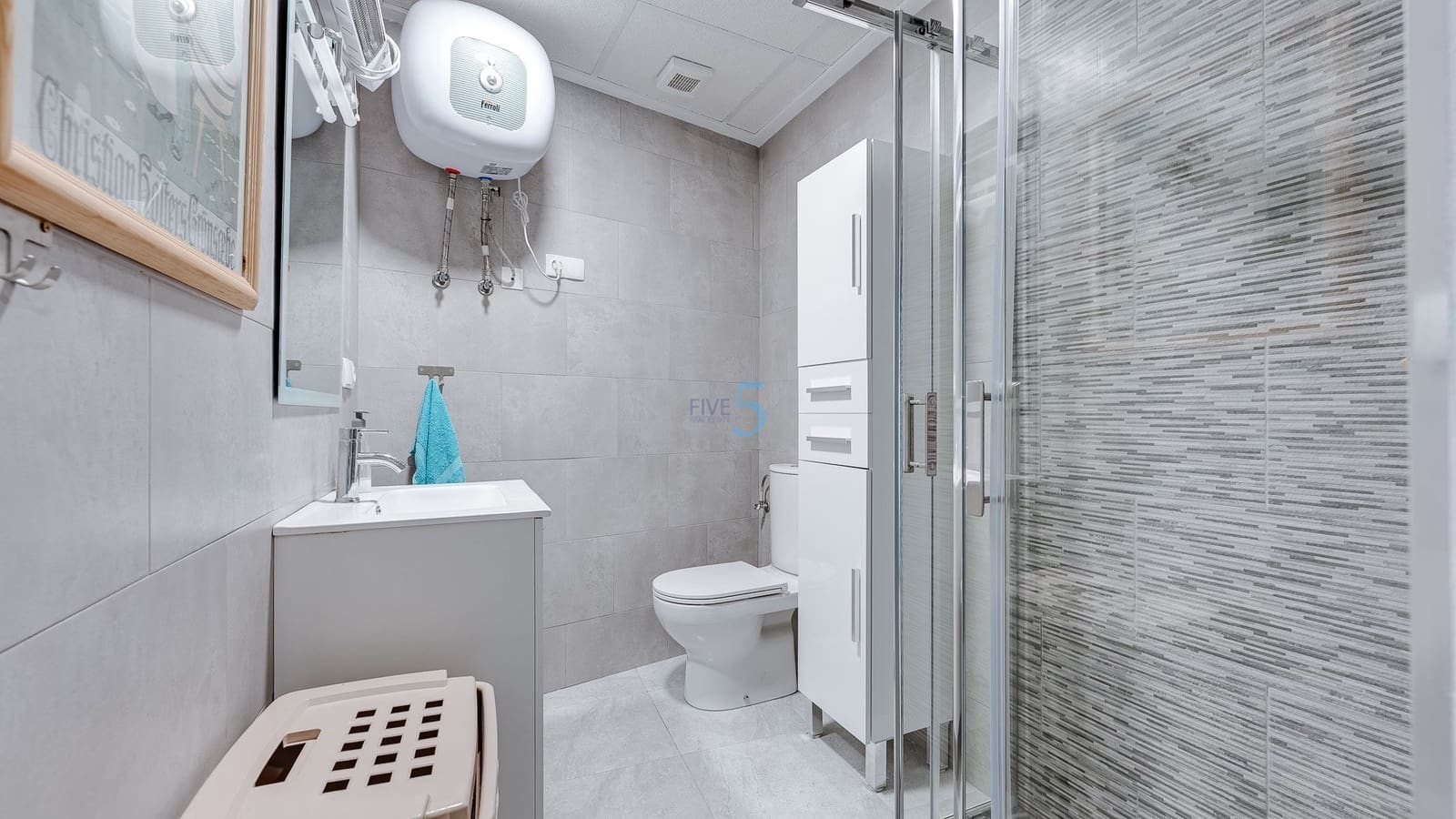 5 bedroom Villa for sale in San Fulgencio with pool garage - € 349,999 (Ref: 9228051)