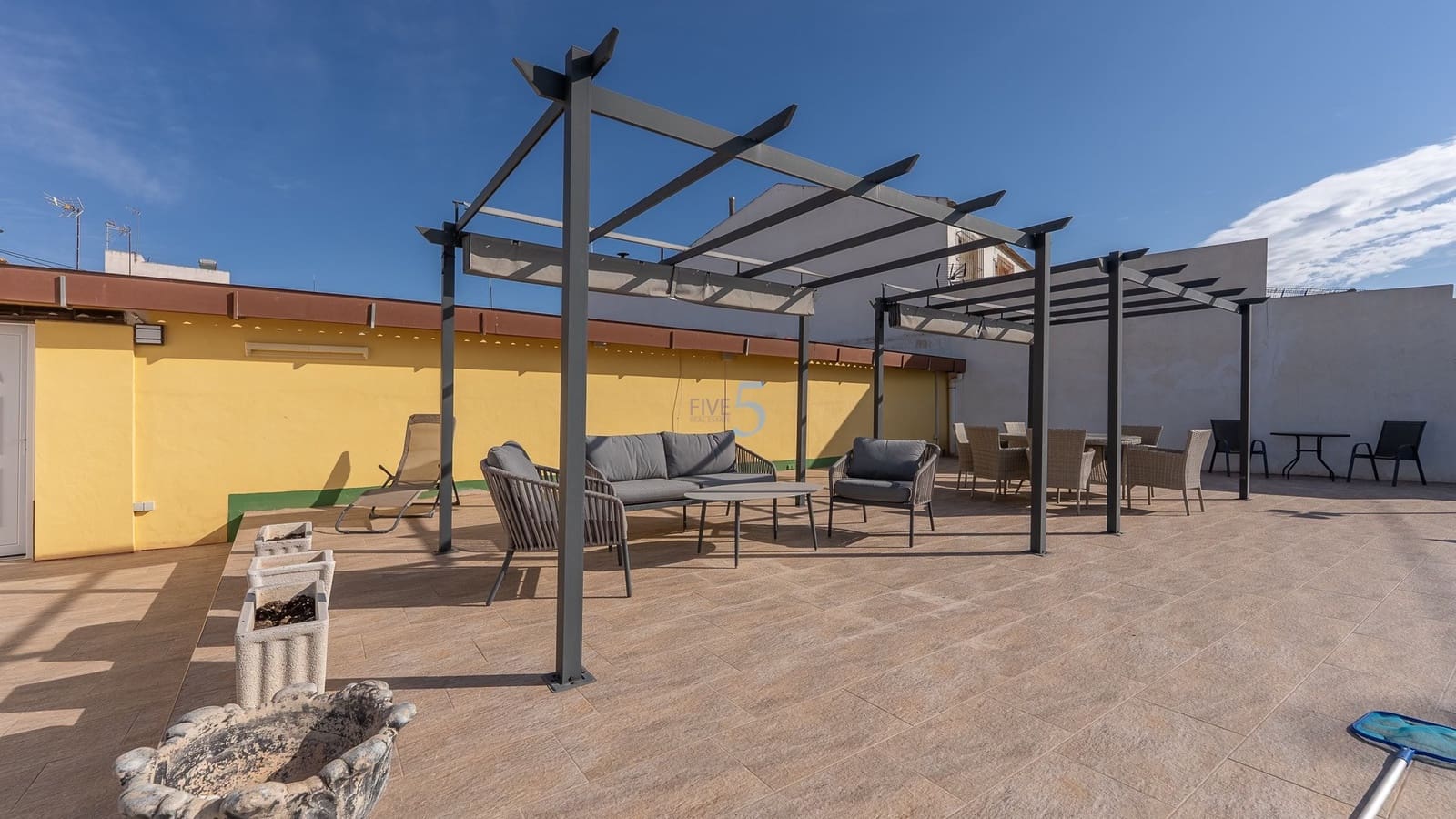 5 bedroom Villa for sale in San Fulgencio with pool garage - € 349,999 (Ref: 9228051)