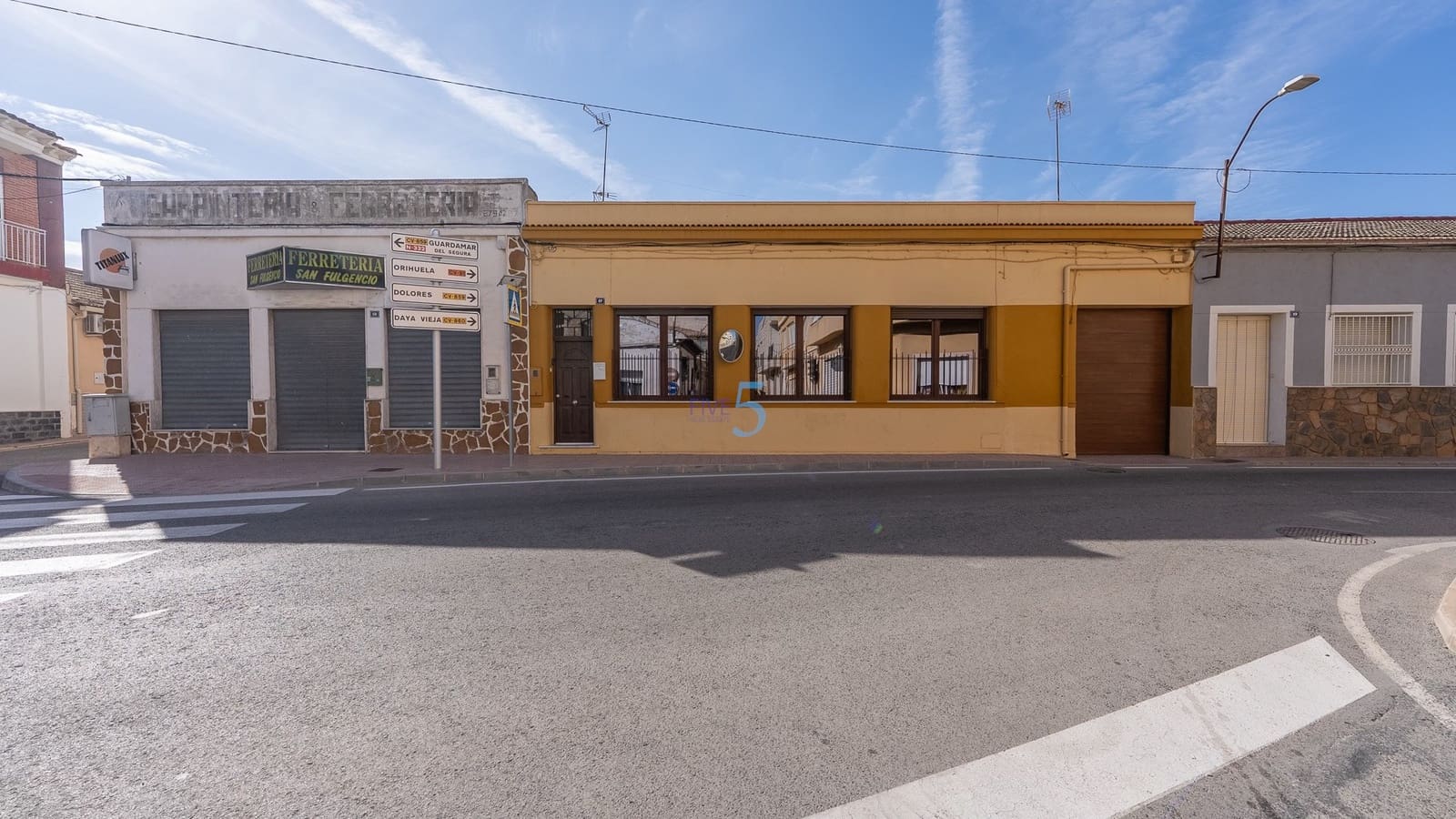 5 bedroom Villa for sale in San Fulgencio with pool garage - € 349,999 (Ref: 9228051)