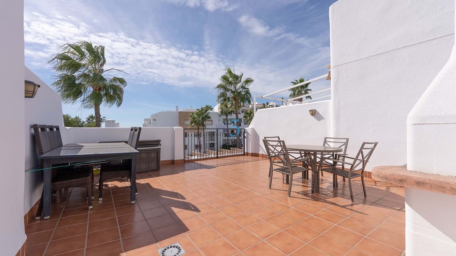 Apartamento de 2 habitaciones en Villamartin en venta con piscina garaje - 224.900 € (Ref: 9240918)