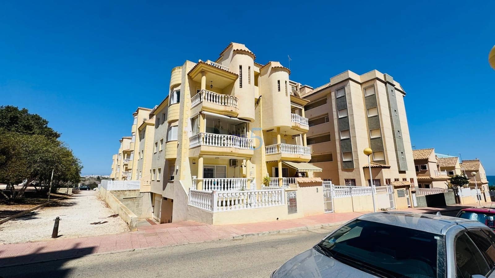 3 bedroom Apartment for sale in Guardamar del Segura with pool - € 210,000 (Ref: 9242366)