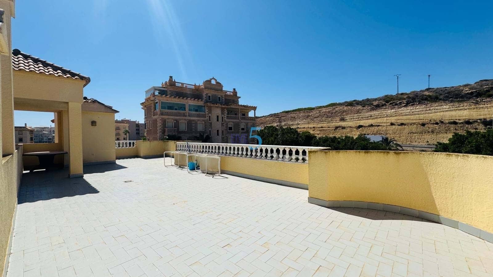 3 bedroom Apartment for sale in Guardamar del Segura with pool - € 210,000 (Ref: 9242366)