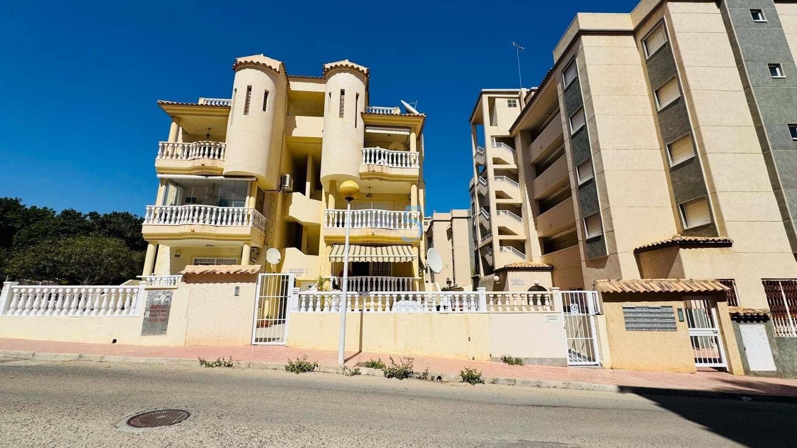 3 bedroom Apartment for sale in Guardamar del Segura with pool - € 210,000 (Ref: 9242366)
