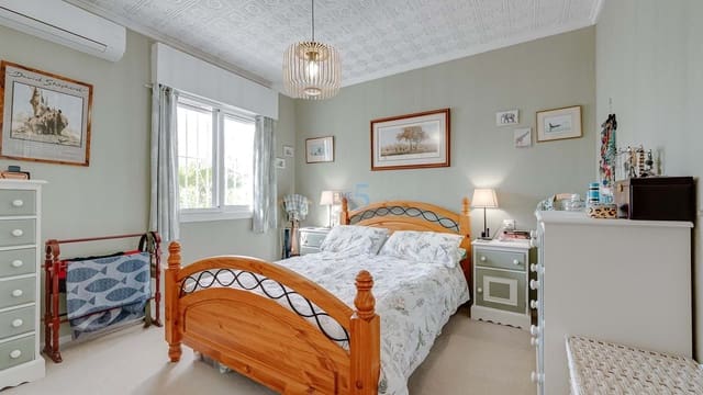 2 makuuhuone Huvila myytävänä paikassa Torrevieja - 225 000 € (Ref: 9244502)