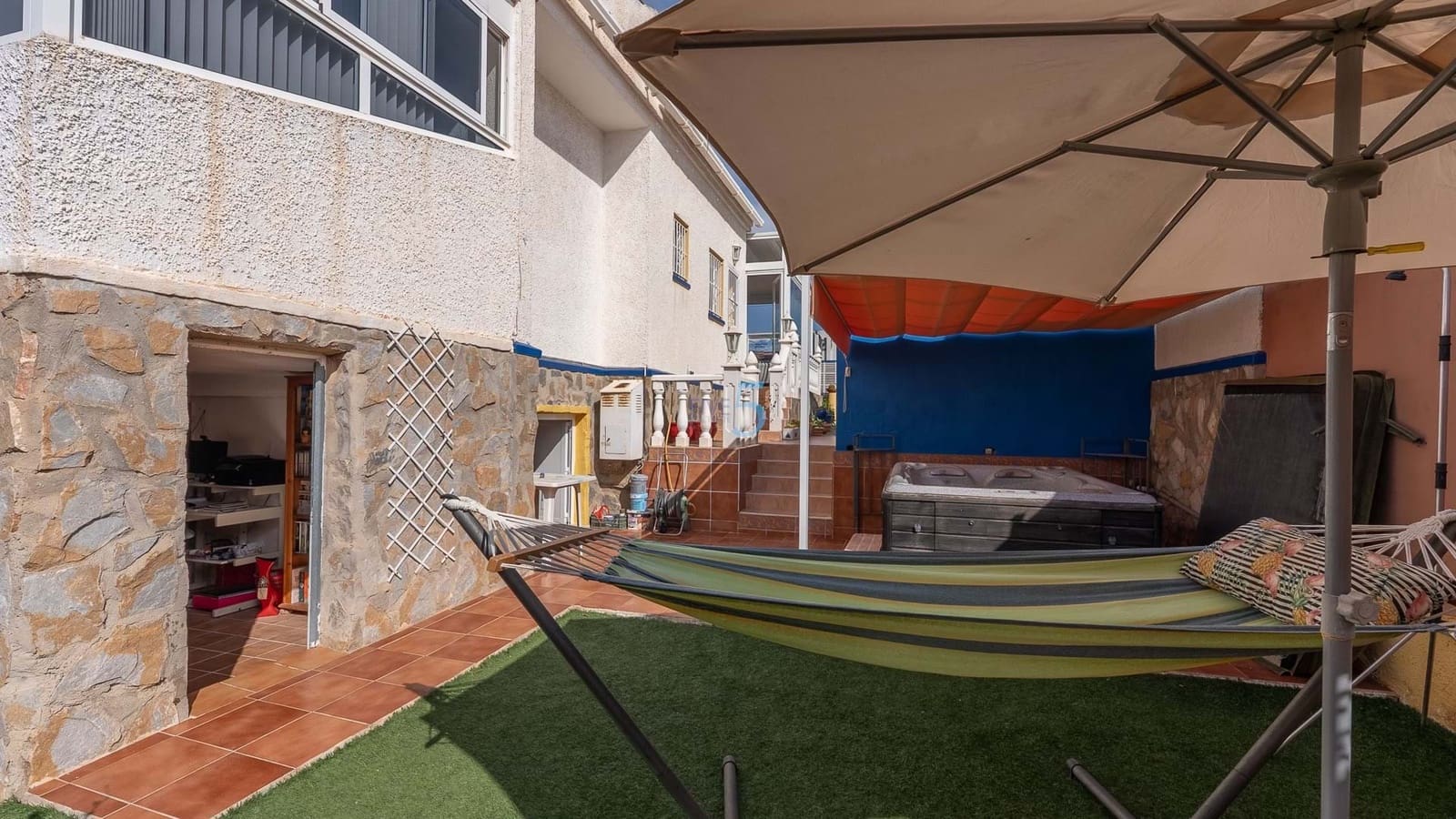 2 makuuhuone Huvila myytävänä paikassa Torrevieja - 225 000 € (Ref: 9244502)