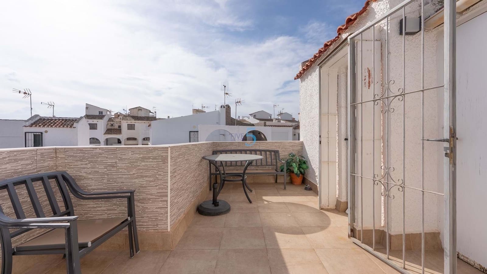 2 chambre Maison de Ville à vendre à Torrevieja avec piscine - 165 000 € (Ref: 9245775)