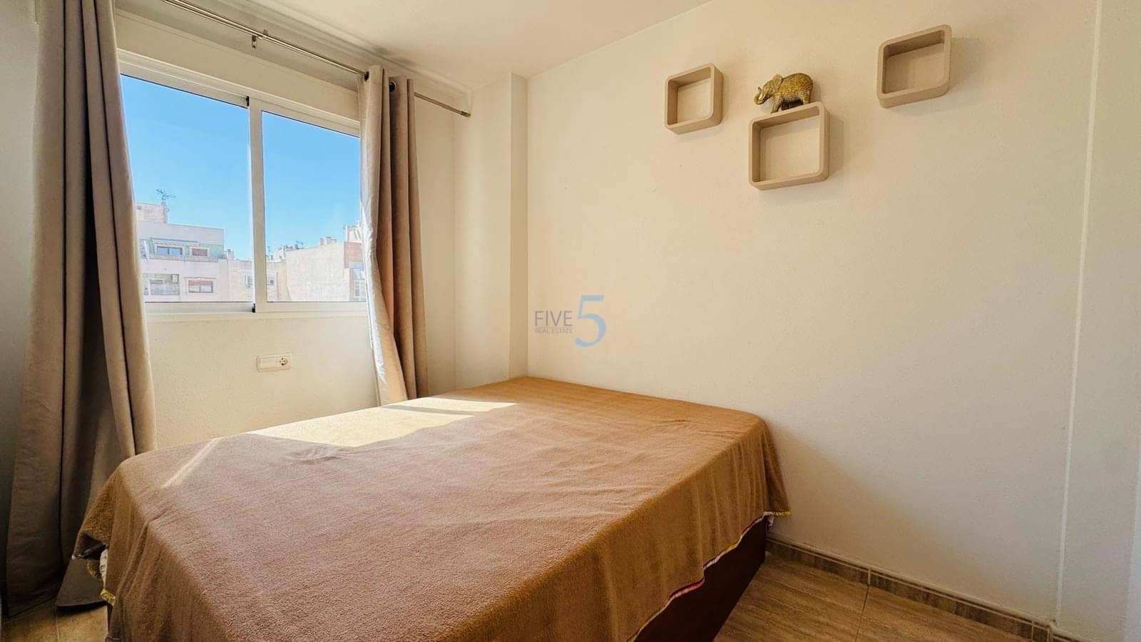 1 quarto Apartamento para venda em Torrevieja com piscina - 92 400 € (Ref: 9247816)
