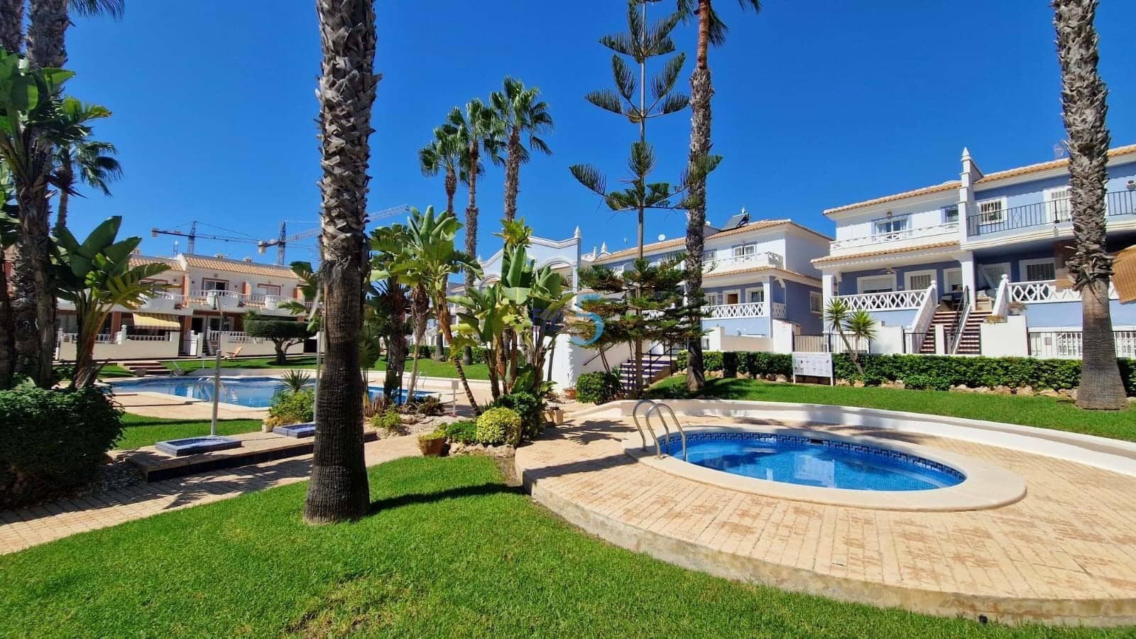 3 makuuhuone Omakotitalo myytävänä paikassa Ciudad Quesada mukana uima-altaan - 249 999 € (Ref: 9249055)