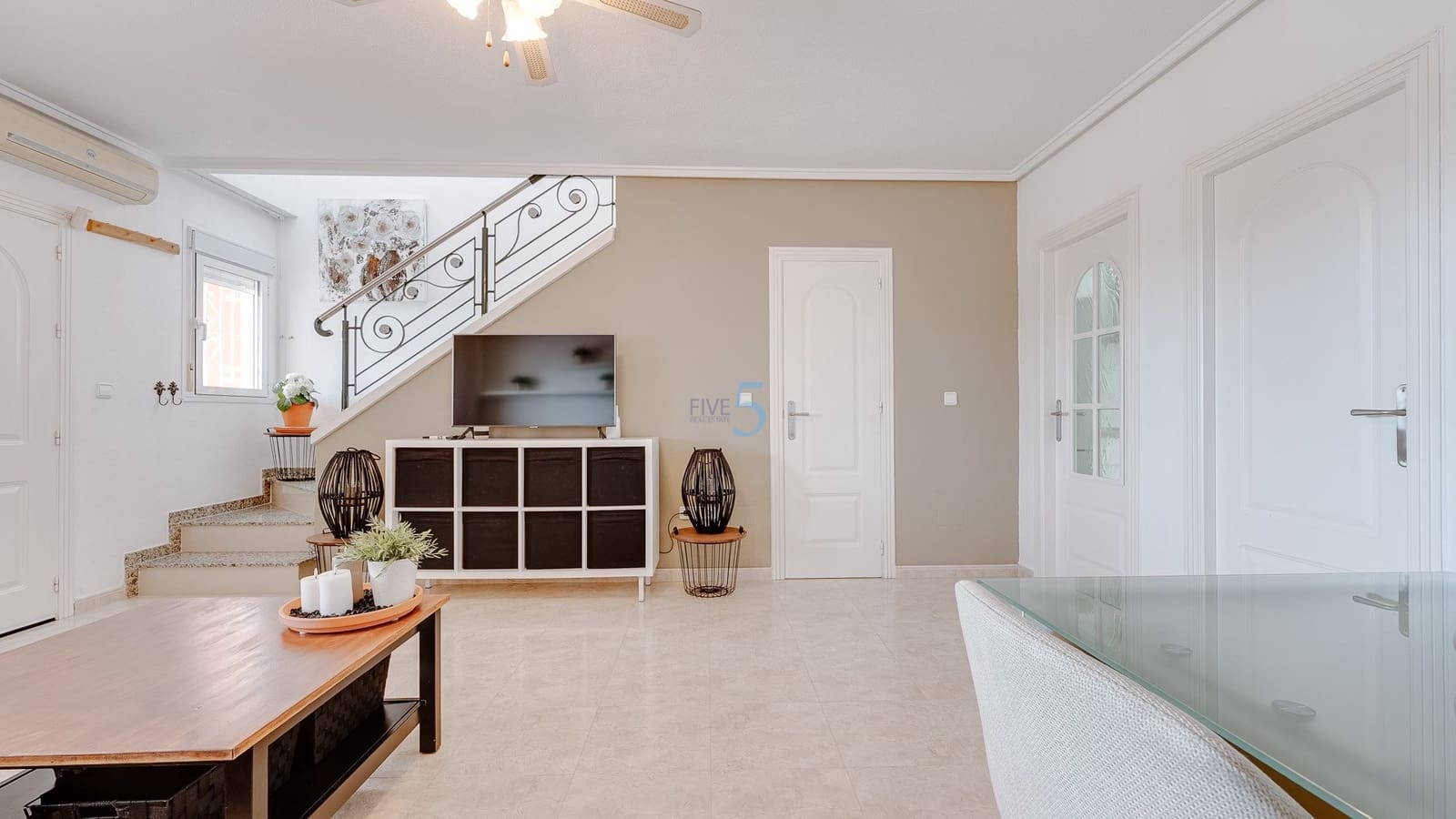 3 makuuhuone Omakotitalo myytävänä paikassa Ciudad Quesada mukana uima-altaan - 249 999 € (Ref: 9249055)