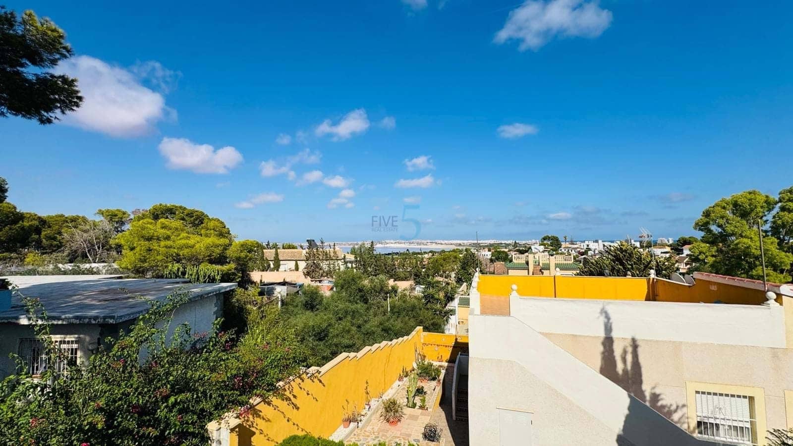 3 bedroom Villa for sale in Los Balcones with pool - € 310,000 (Ref: 9249056)