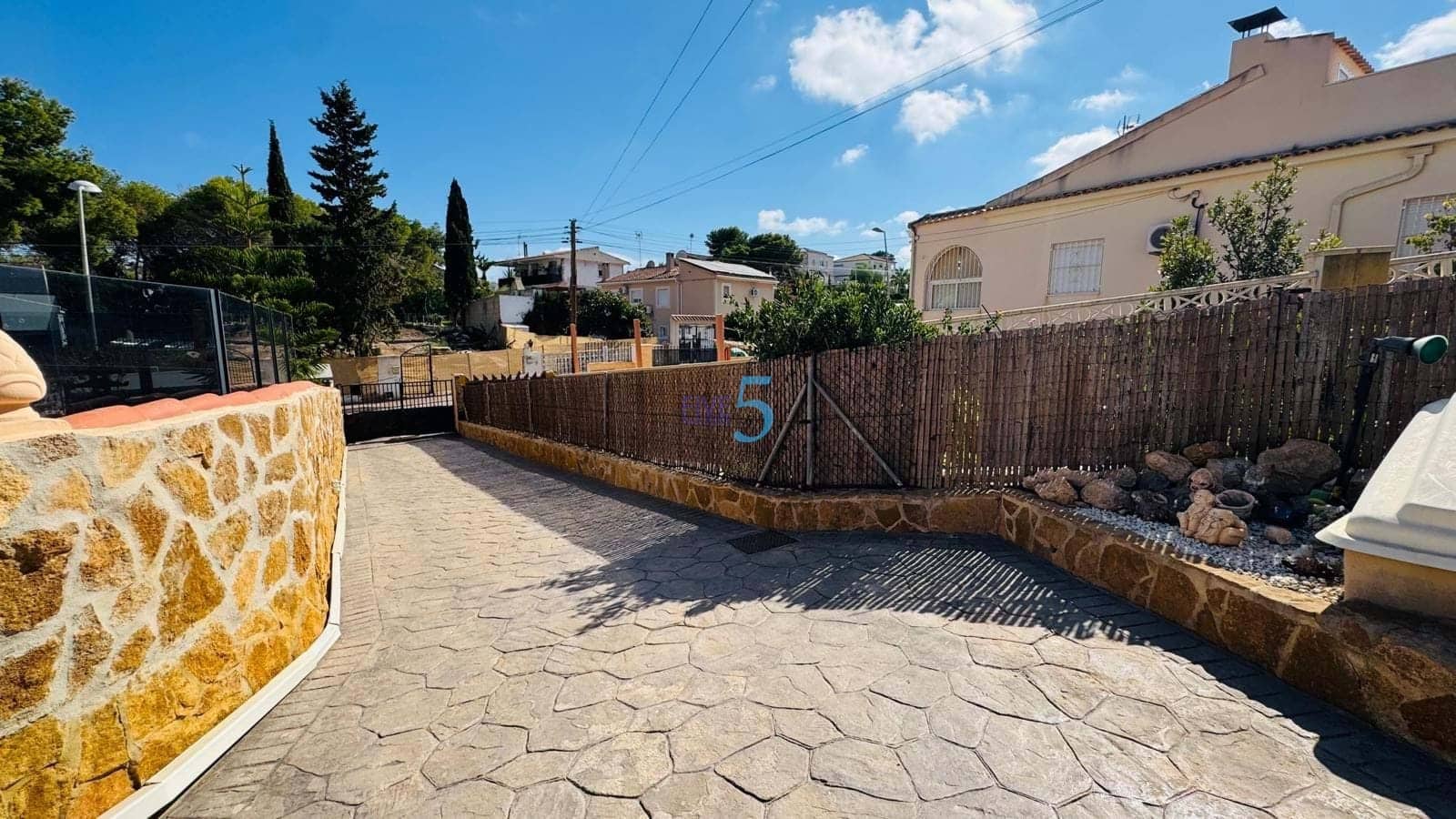 3 bedroom Villa for sale in Los Balcones with pool - € 310,000 (Ref: 9249056)