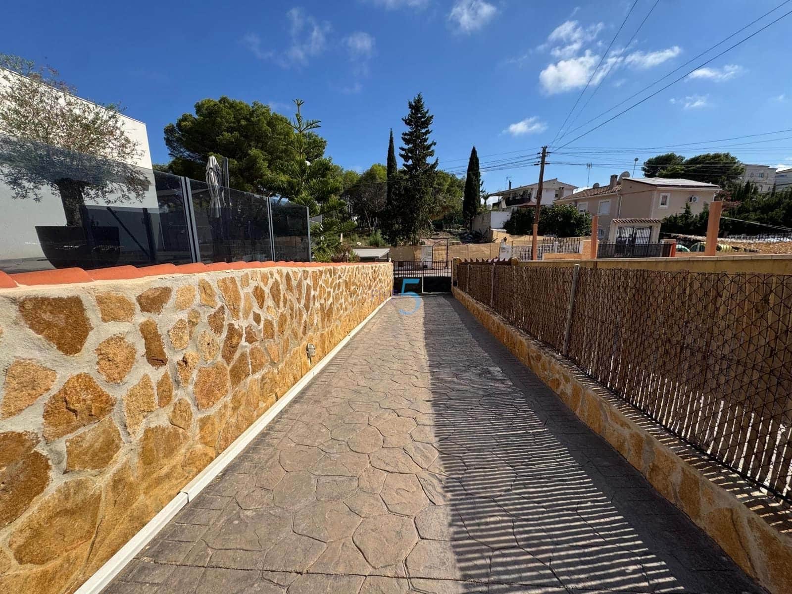 3 bedroom Villa for sale in Los Balcones with pool - € 310,000 (Ref: 9249056)