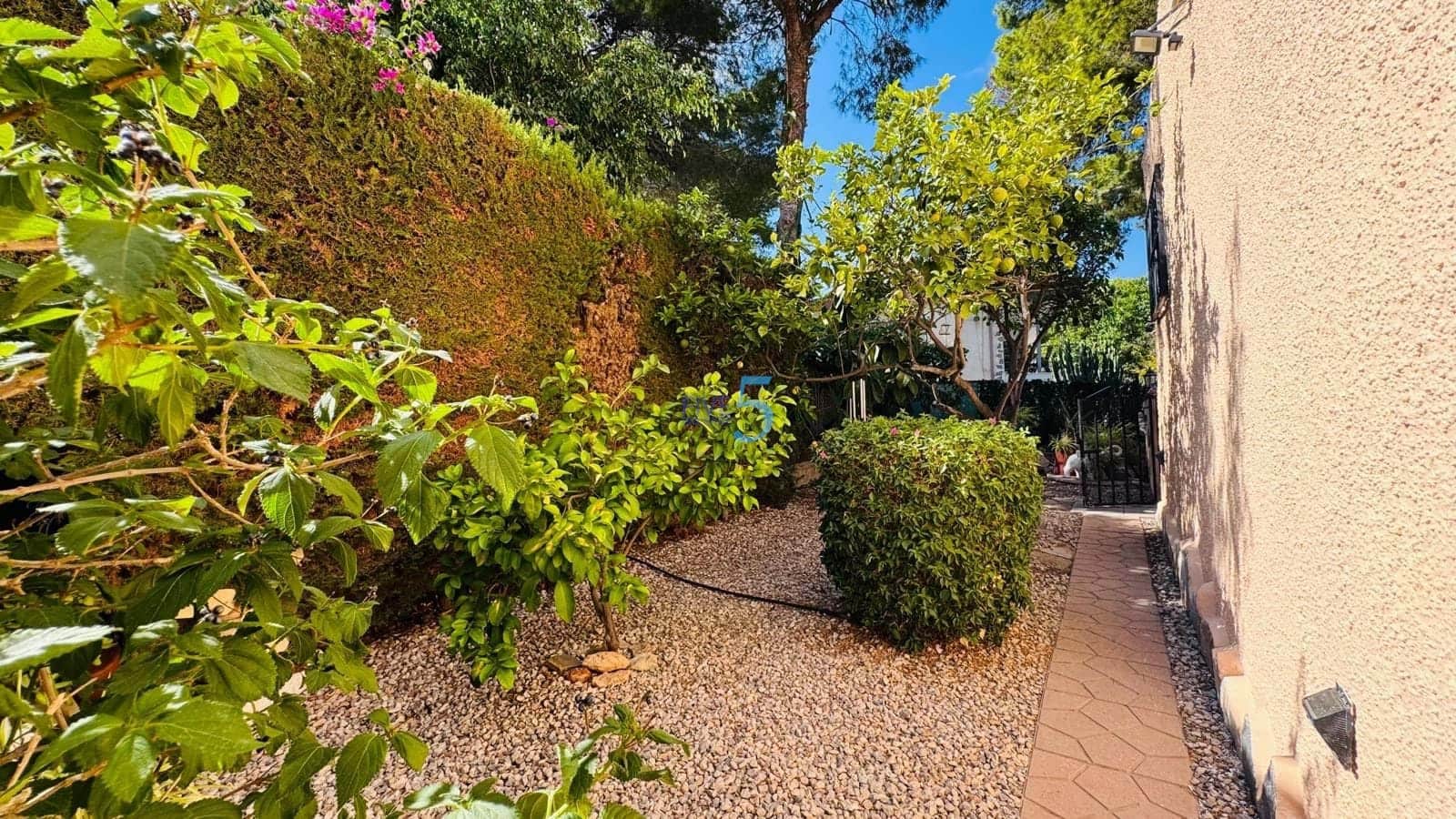 3 bedroom Villa for sale in Los Balcones with pool - € 310,000 (Ref: 9249056)