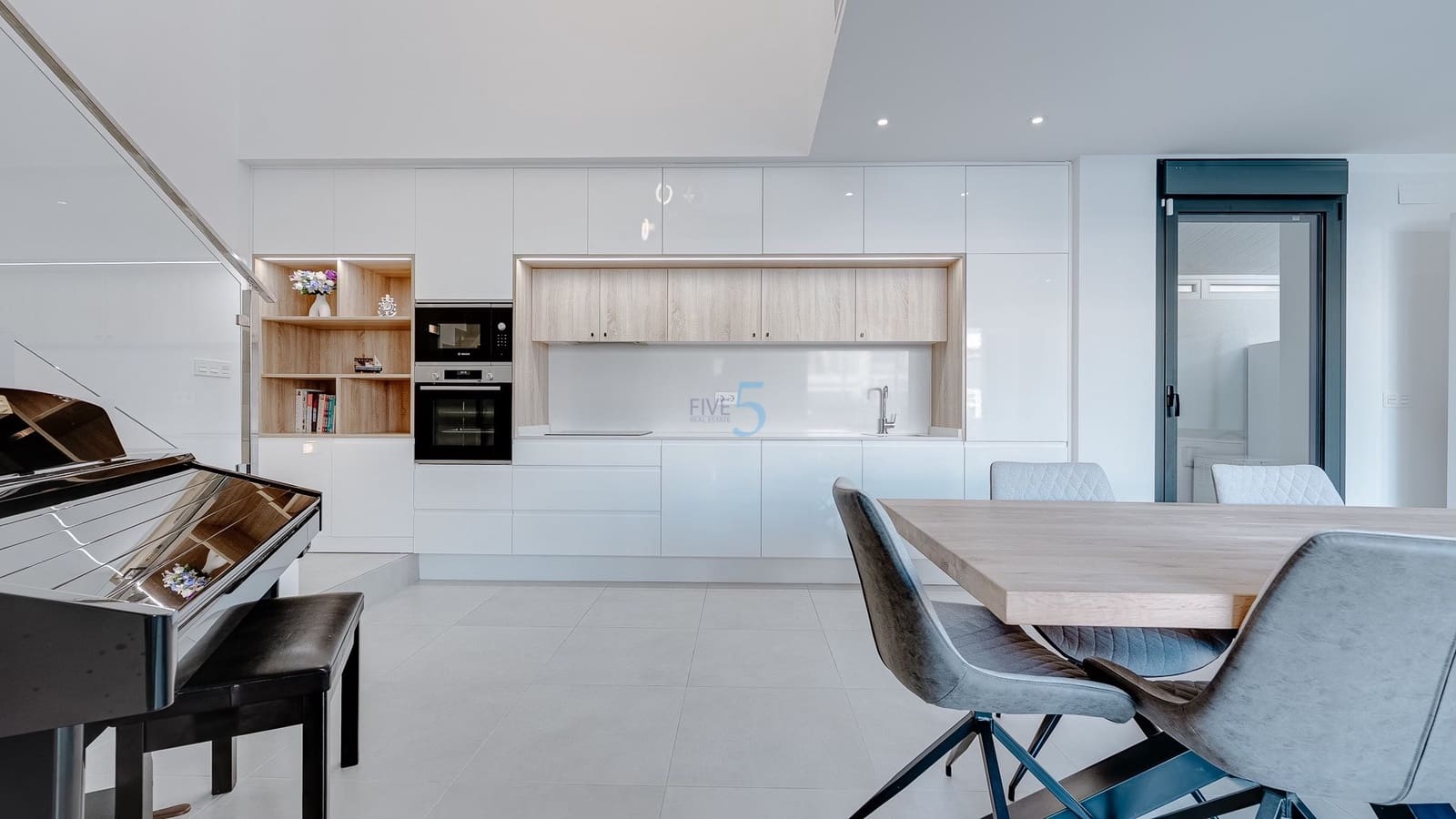 5 slaapkamer Villa te koop in Rojales met zwembad - € 450.000 (Ref: 9254508)