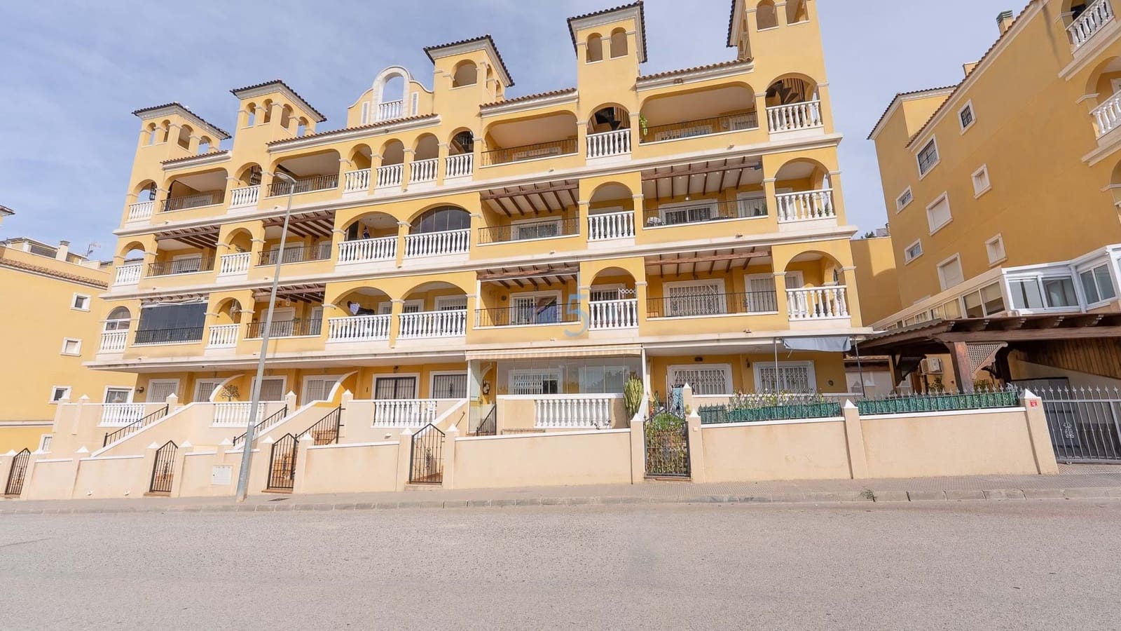 Apartamento de 2 habitaciones en Algorfa en venta con piscina - 130.000 € (Ref: 9254602)