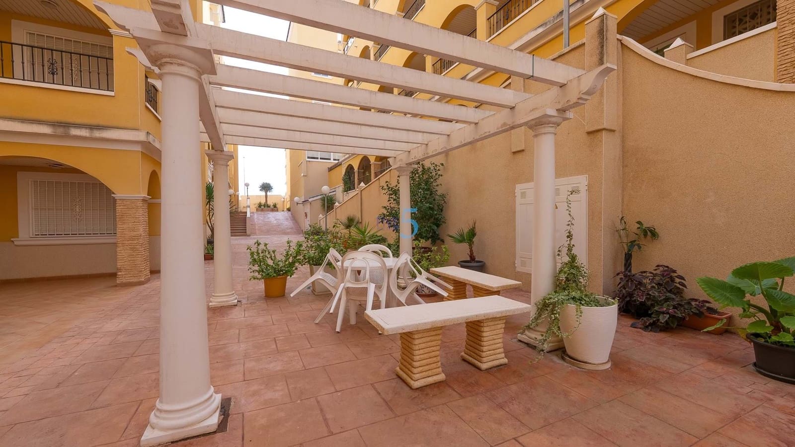 Apartamento de 2 habitaciones en Algorfa en venta con piscina - 130.000 € (Ref: 9254602)