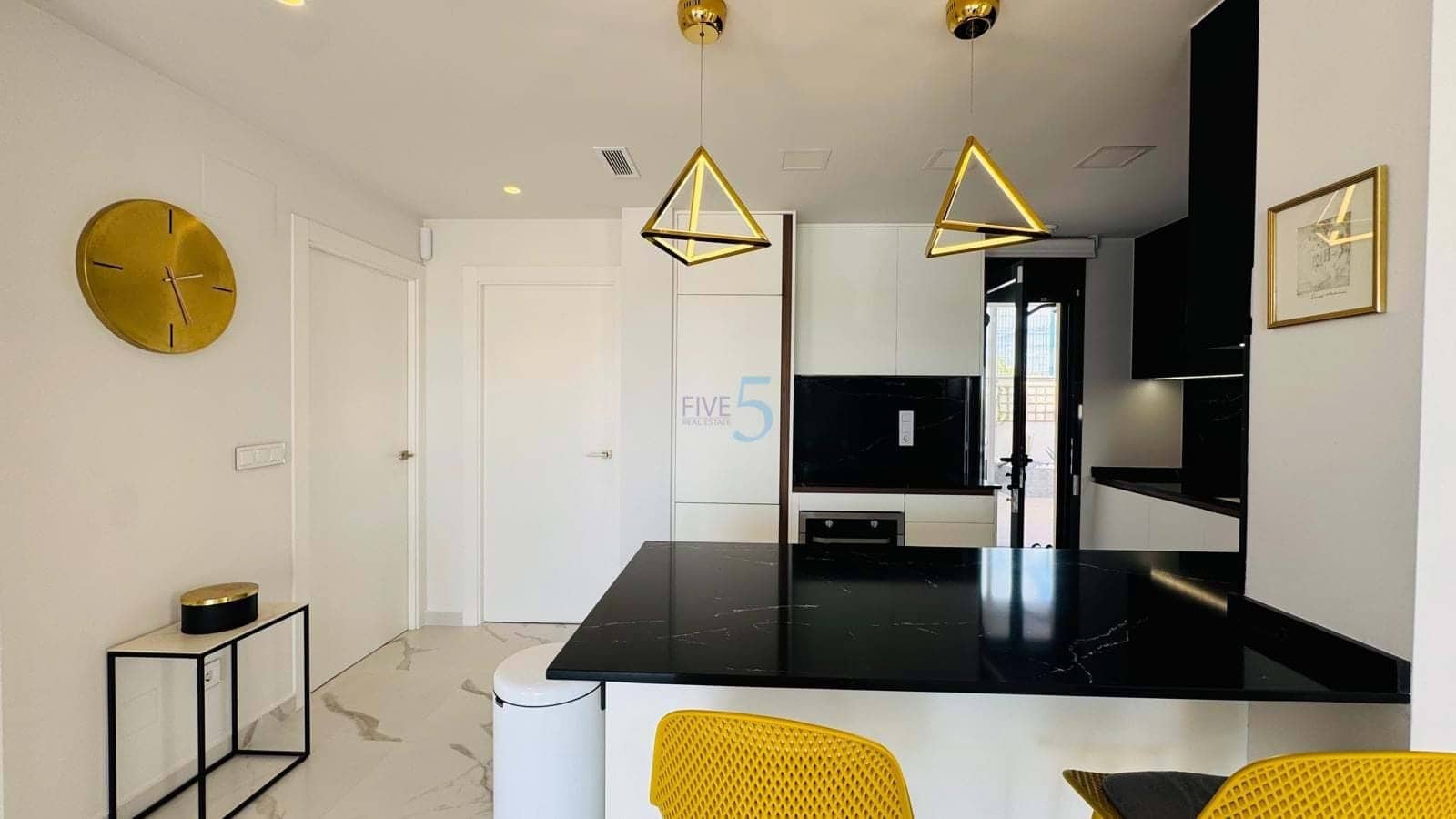 Apartamento de 2 habitaciones en San Miguel de Salinas en venta con piscina garaje - 331.420 € (Ref: 9254603)