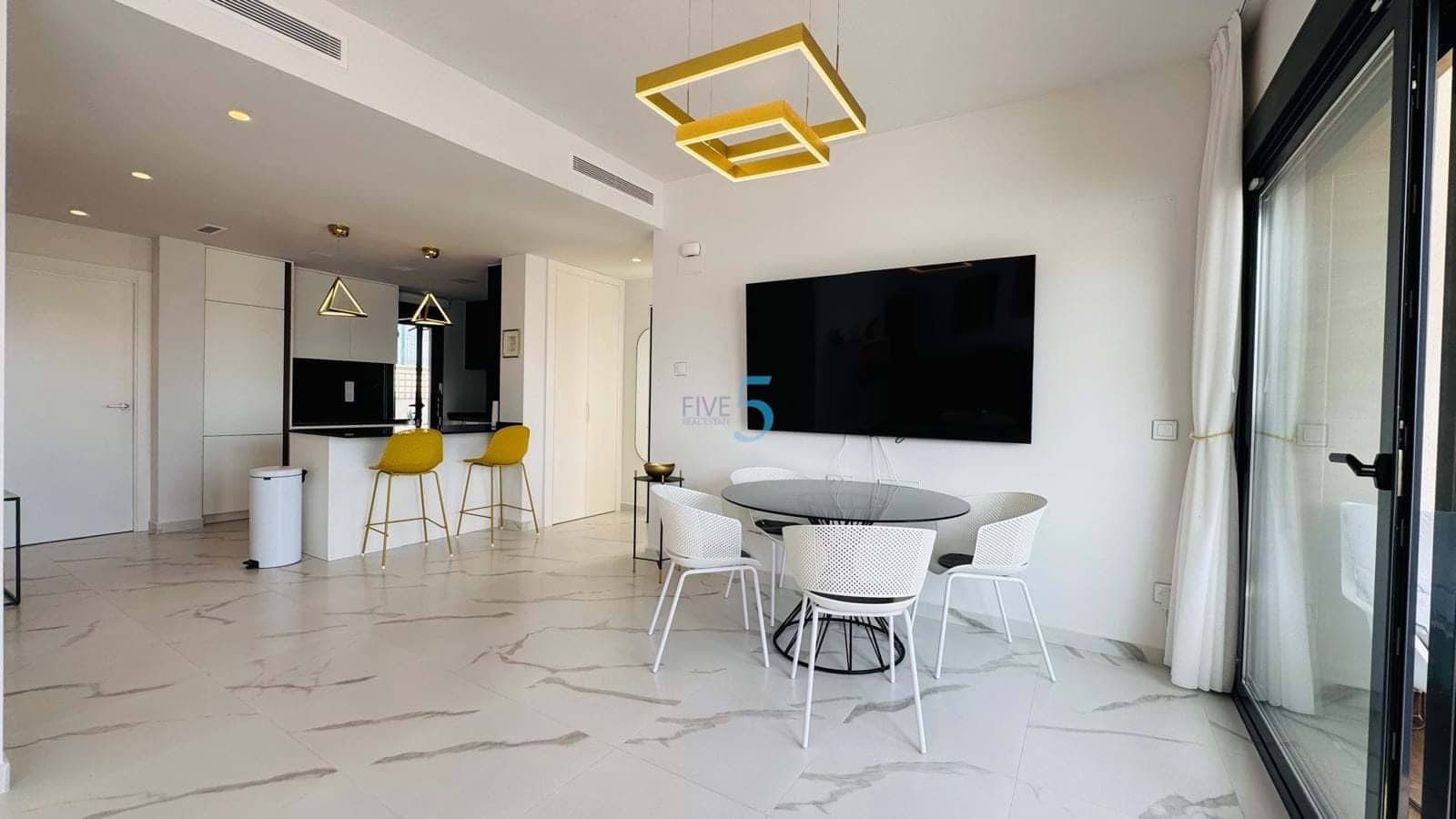 Apartamento de 2 habitaciones en San Miguel de Salinas en venta con piscina garaje - 331.420 € (Ref: 9254603)