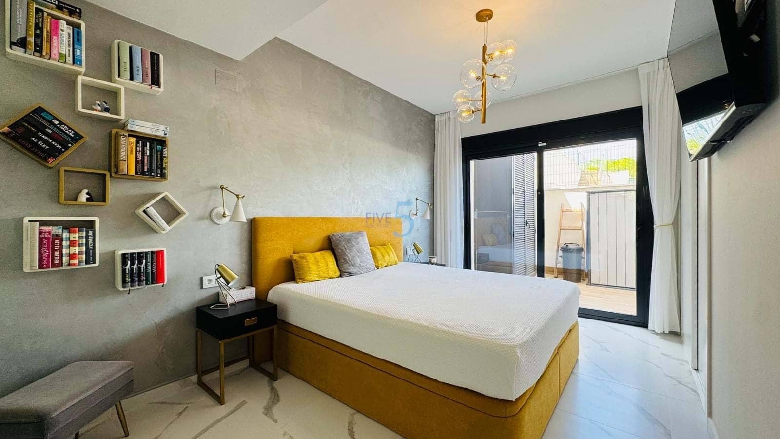 Apartamento de 2 habitaciones en San Miguel de Salinas en venta con piscina garaje - 331.420 € (Ref: 9254603)