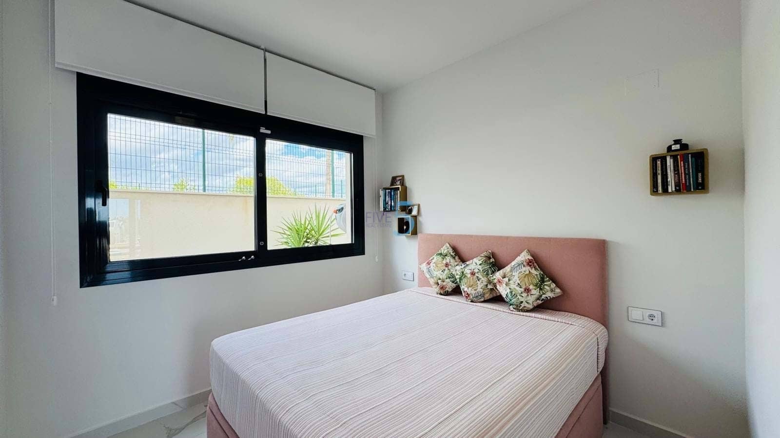 Apartamento de 2 habitaciones en San Miguel de Salinas en venta con piscina garaje - 331.420 € (Ref: 9254603)