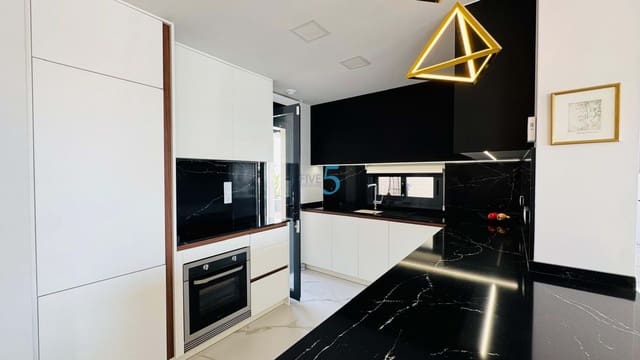 Apartamento de 2 habitaciones en San Miguel de Salinas en venta con piscina garaje - 331.420 € (Ref: 9254603)