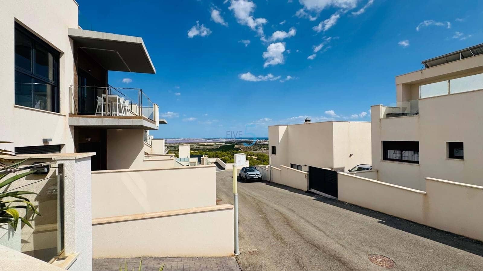 Apartamento de 2 habitaciones en San Miguel de Salinas en venta con piscina garaje - 331.420 € (Ref: 9254603)