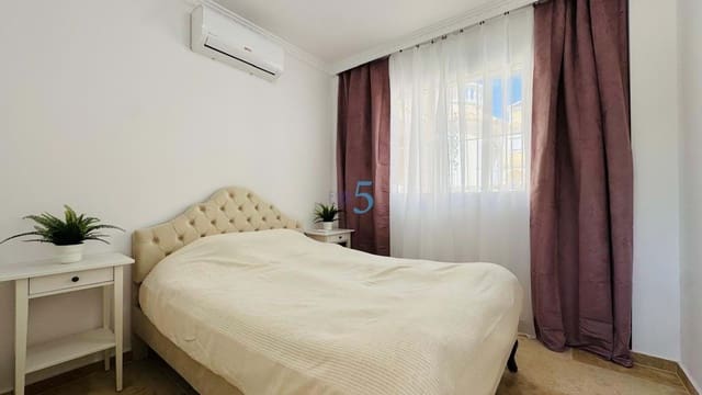 3 soveværelse Villa til salg i Villamartin, Orihuela med swimmingpool garage - € 250.000 (Ref: 9261923)