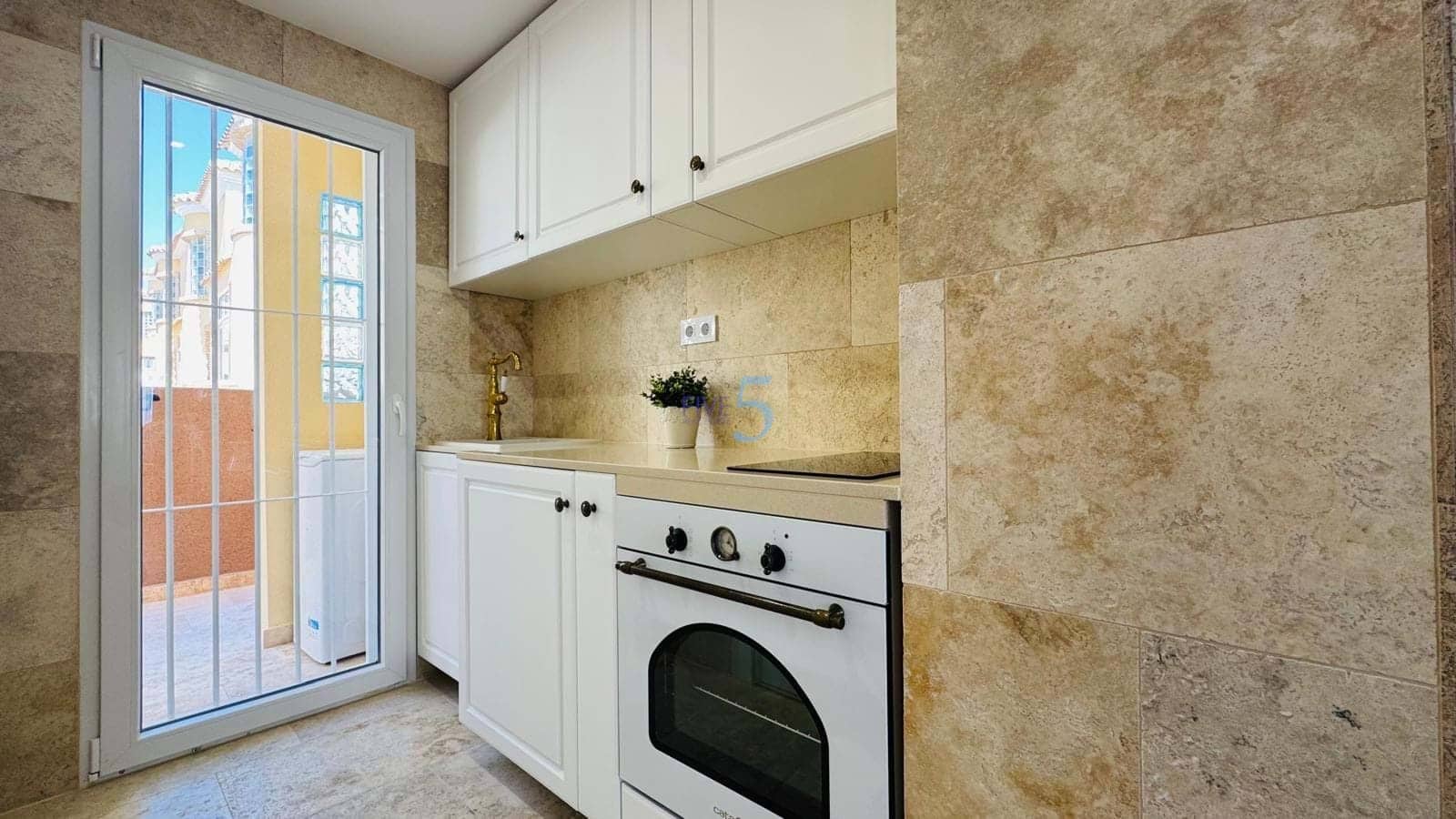 3 bedroom Villa for sale in Villamartin with pool garage - € 250,000 (Ref: 9261923)