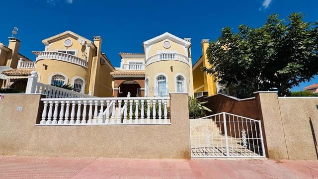 3 soveværelse Villa til salg i Villamartin, Orihuela med swimmingpool garage - € 250.000 (Ref: 9261923)