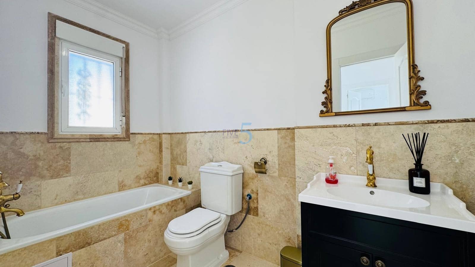 3 bedroom Villa for sale in Villamartin with pool garage - € 250,000 (Ref: 9261923)