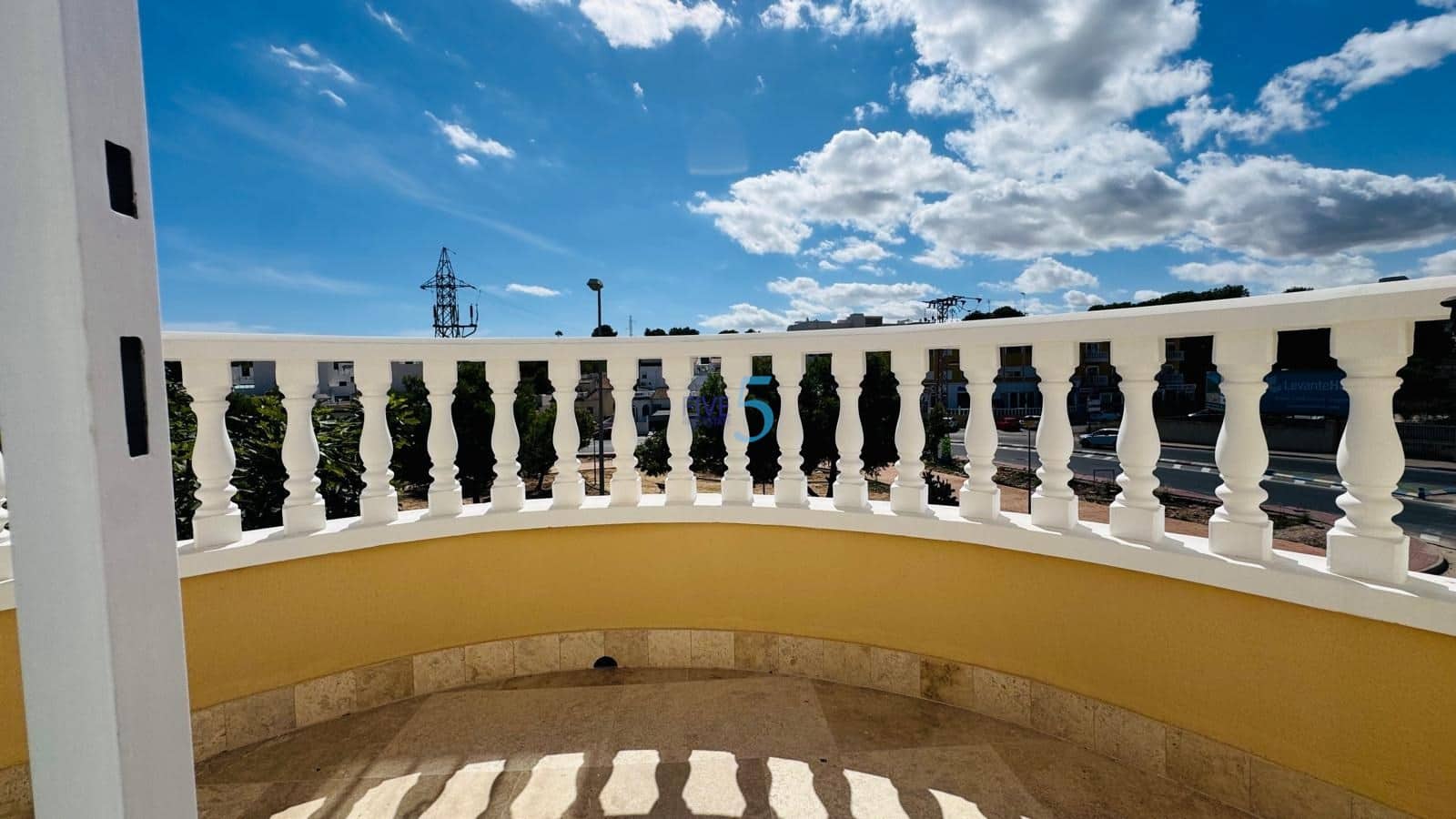 3 bedroom Villa for sale in Villamartin with pool garage - € 250,000 (Ref: 9261923)