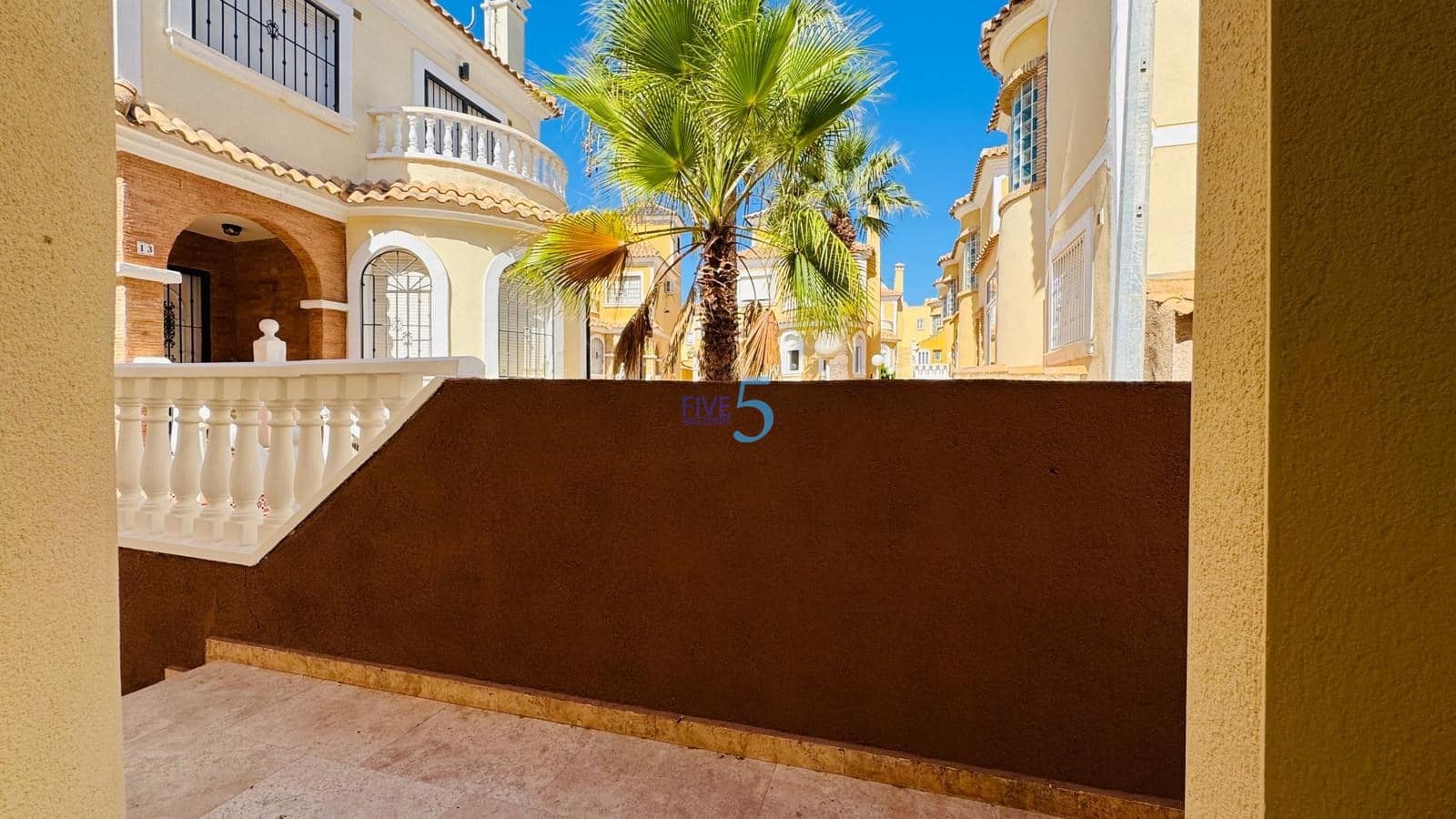 3 bedroom Villa for sale in Villamartin with pool garage - € 250,000 (Ref: 9261923)