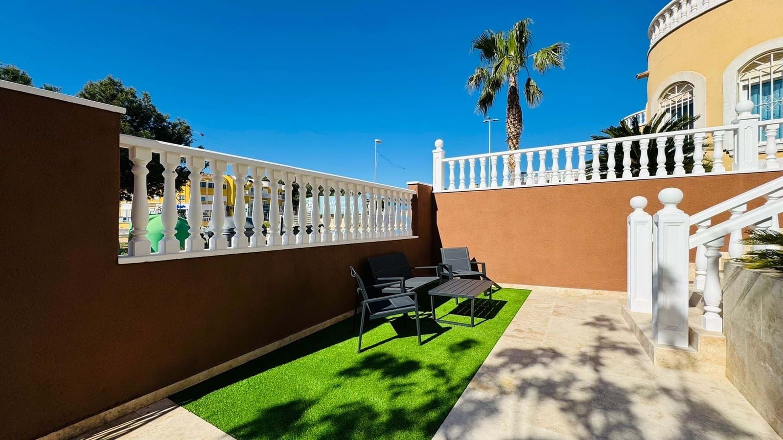 3 sypialnia Willa na sprzedaż w Villamartin z basenem garażem - 299 000 € (Ref: 9261923)