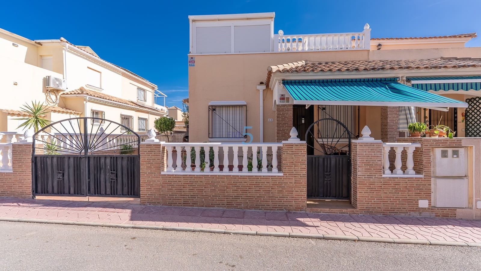 2 sypialnia Willa na sprzedaż w Playa Flamenca z basenem - 184 000 € (Ref: 9270363)
