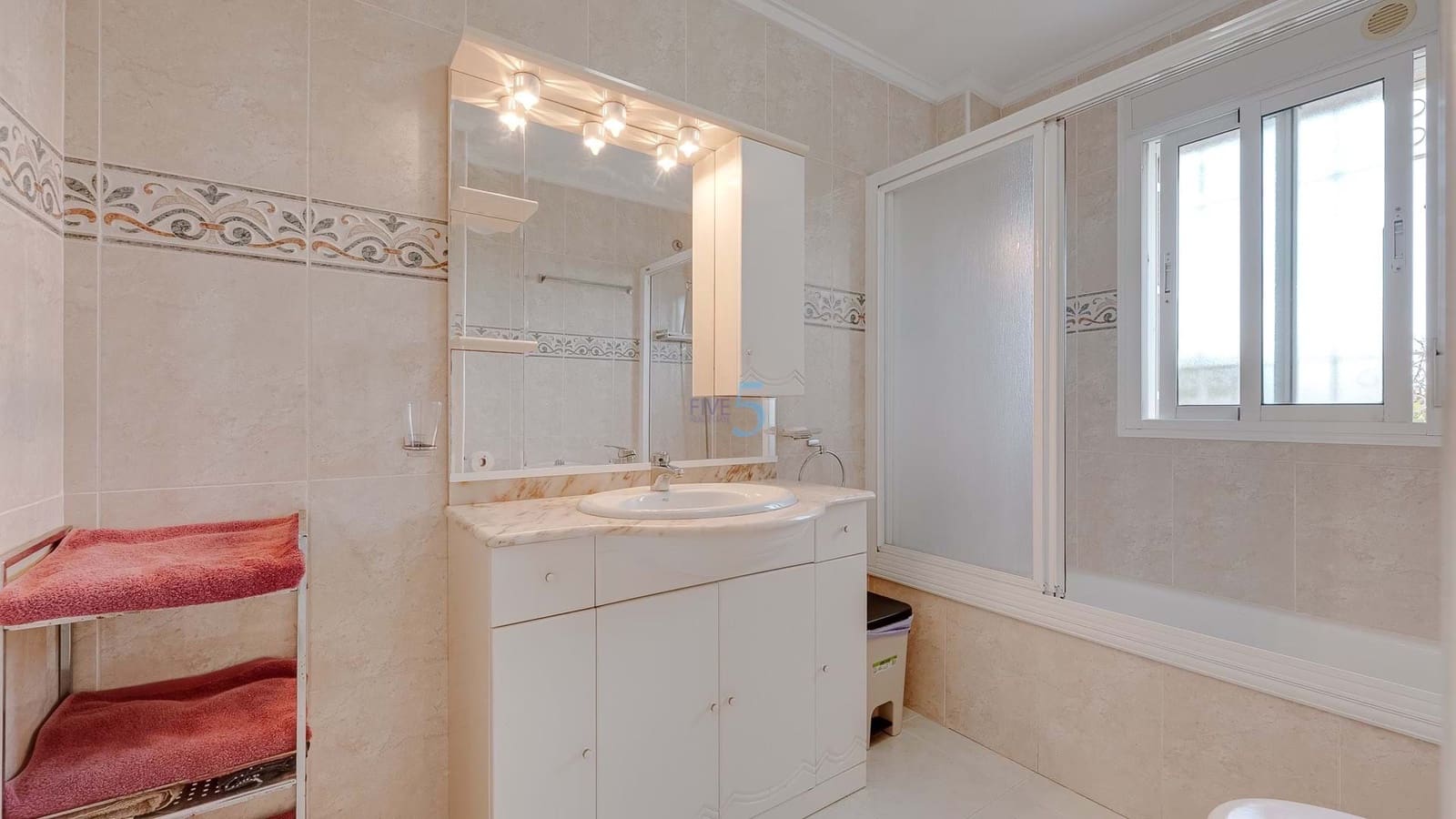 2 soveværelse Lejlighed til salg i Ciudad Quesada med swimmingpool - € 149.000 (Ref: 9270623)