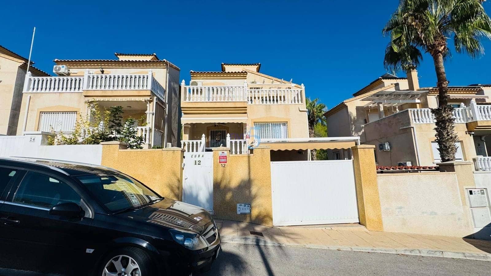 3 bedroom Villa for sale in Villamartin with pool garage - € 270,000 (Ref: 9271964)