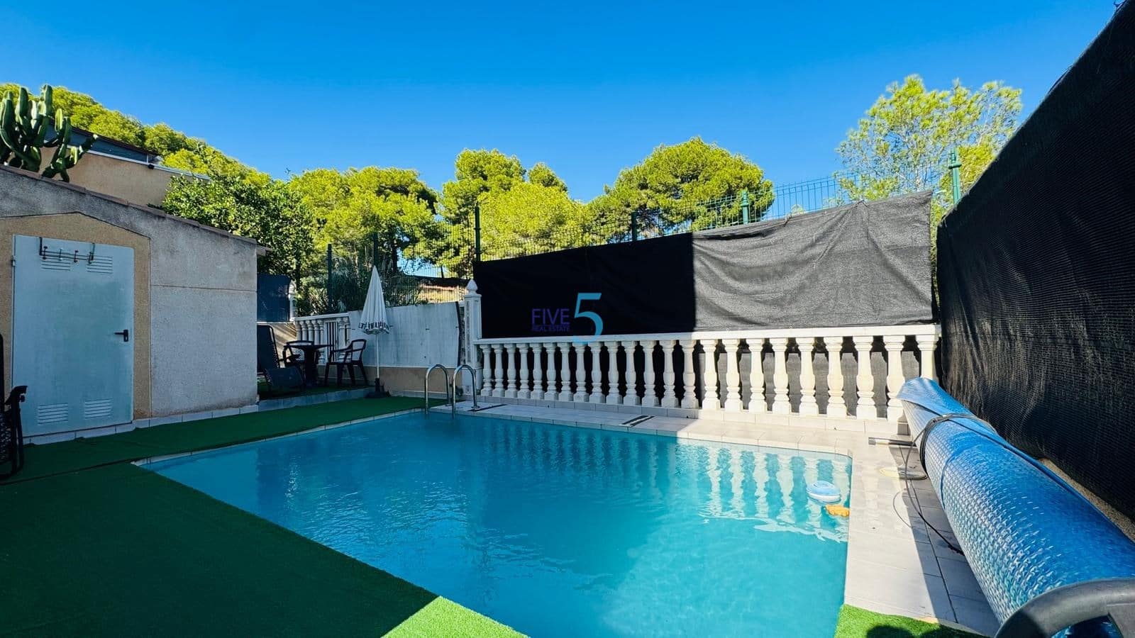 3 bedroom Villa for sale in Villamartin with pool garage - € 270,000 (Ref: 9271964)