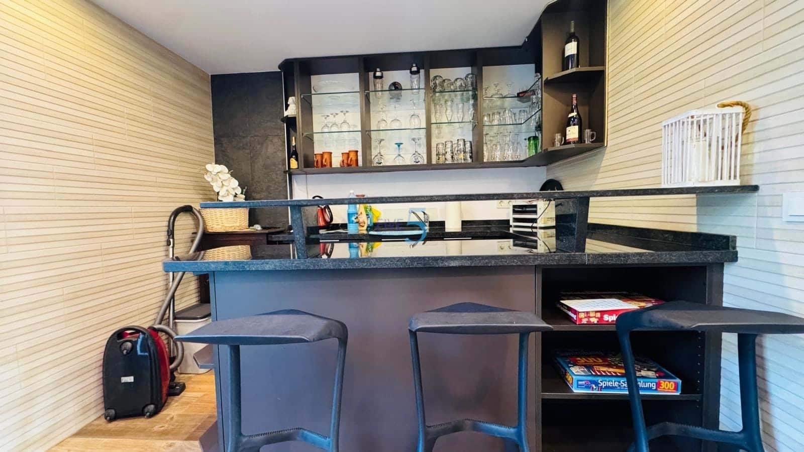 3 bedroom Villa for sale in Villamartin with pool garage - € 270,000 (Ref: 9271964)