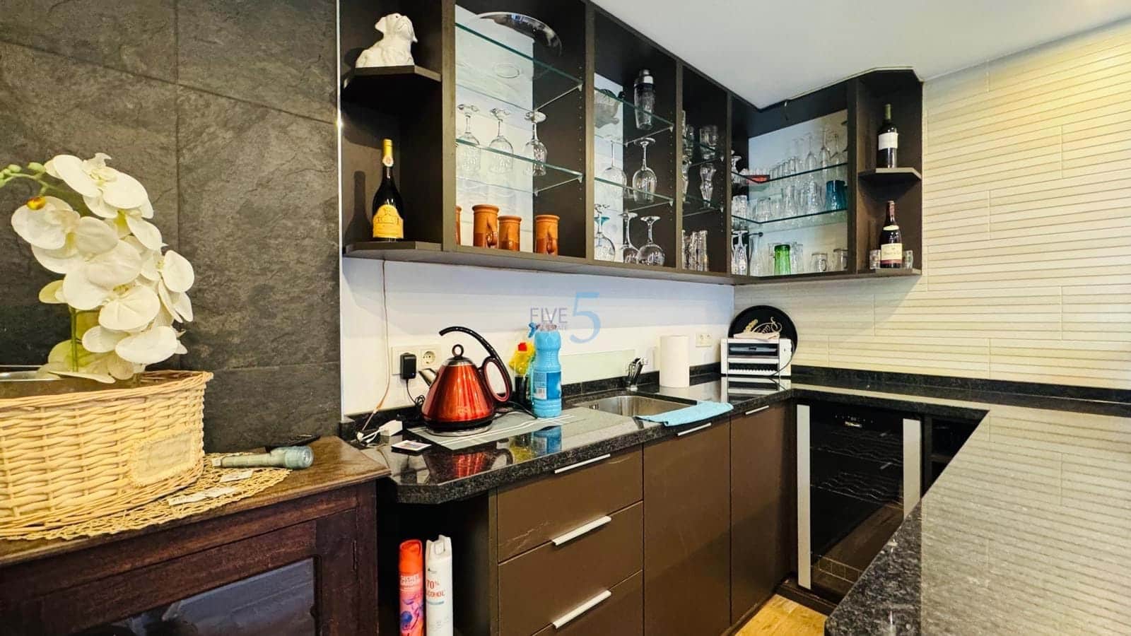 3 bedroom Villa for sale in Villamartin with pool garage - € 270,000 (Ref: 9271964)