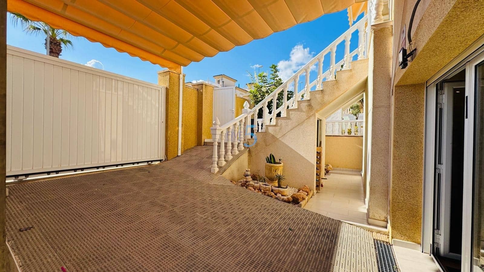 3 bedroom Villa for sale in Villamartin with pool garage - € 270,000 (Ref: 9271964)