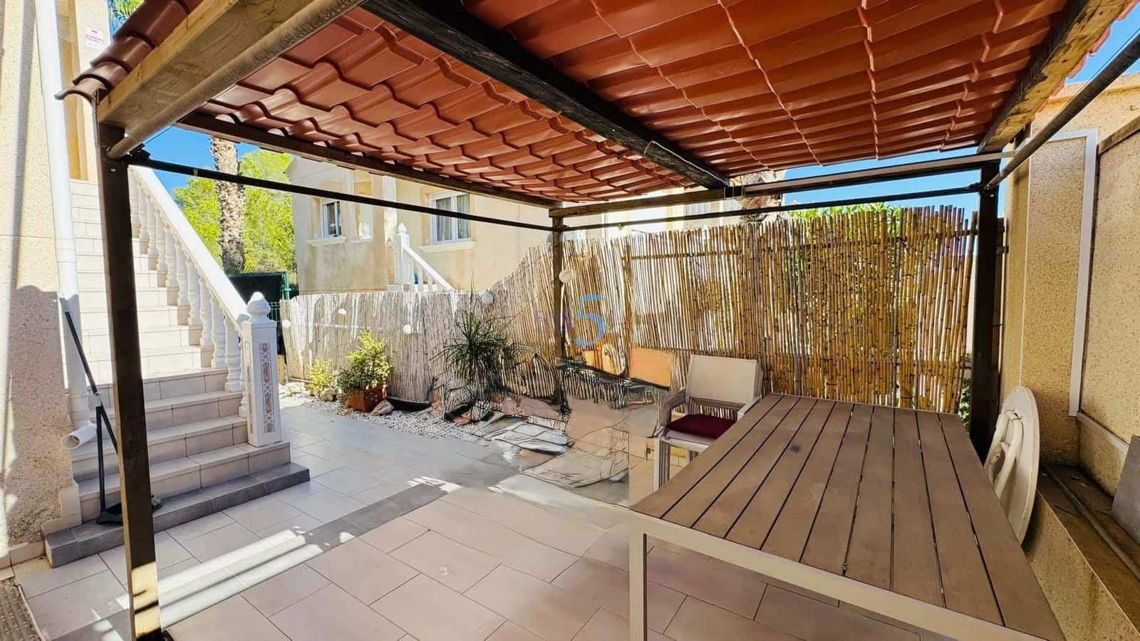 3 bedroom Villa for sale in Villamartin with pool garage - € 270,000 (Ref: 9271964)