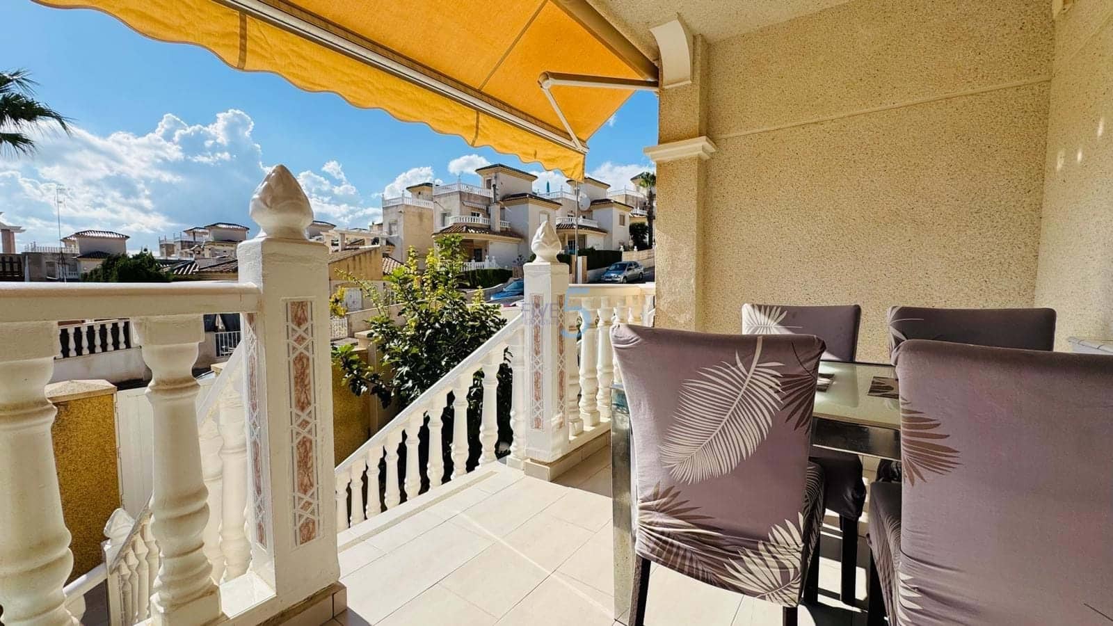 3 bedroom Villa for sale in Villamartin with pool garage - € 270,000 (Ref: 9271964)