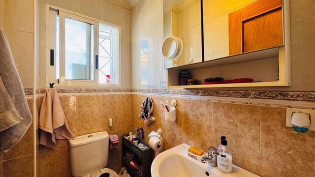 2 soverom Hus til salgs i Torrevieja med svømmebasseng garasje - € 160 000 (Ref: 9271965)