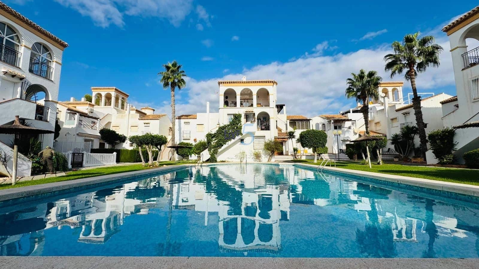 Apartamento de 3 habitaciones en Playa Flamenca en venta con piscina - 269.000 € (Ref: 9275394)