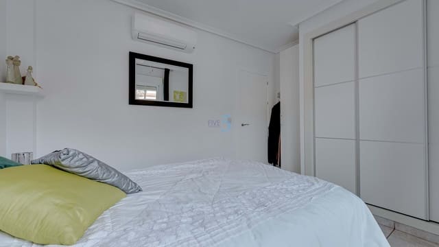 3 chambre Appartement à vendre à Guardamar del Segura avec piscine garage - 175 000 € (Ref: 9279894)